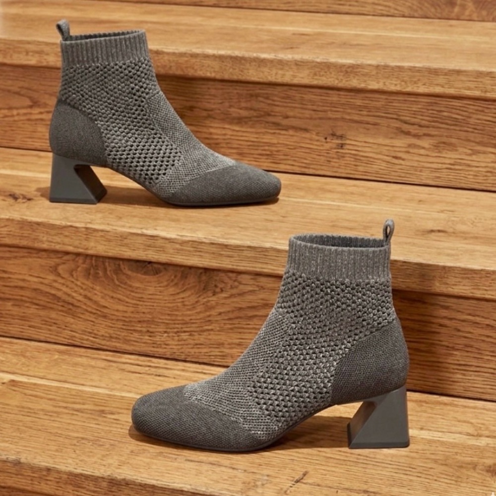 VIVAIA - NWOT women’s square toe Perforated Heeled Boots Melissa pull on shoes 8